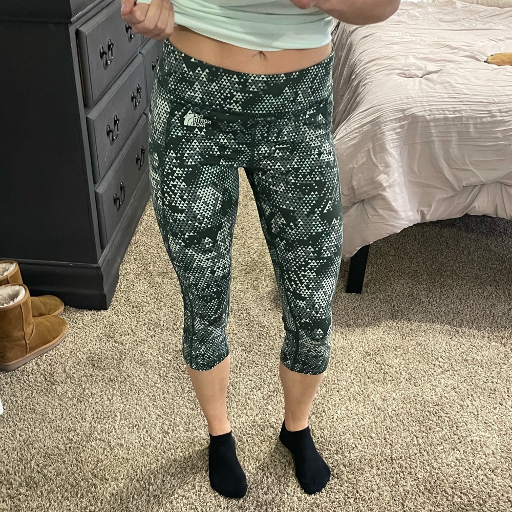 Northface Flashdry workout Capris size M